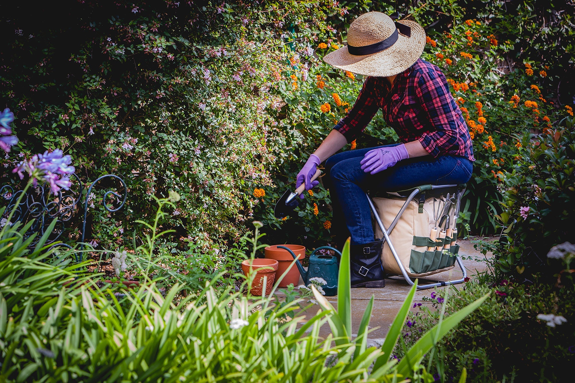 Gardener Folding Seat with Tools by Picnic Time Family of Brands