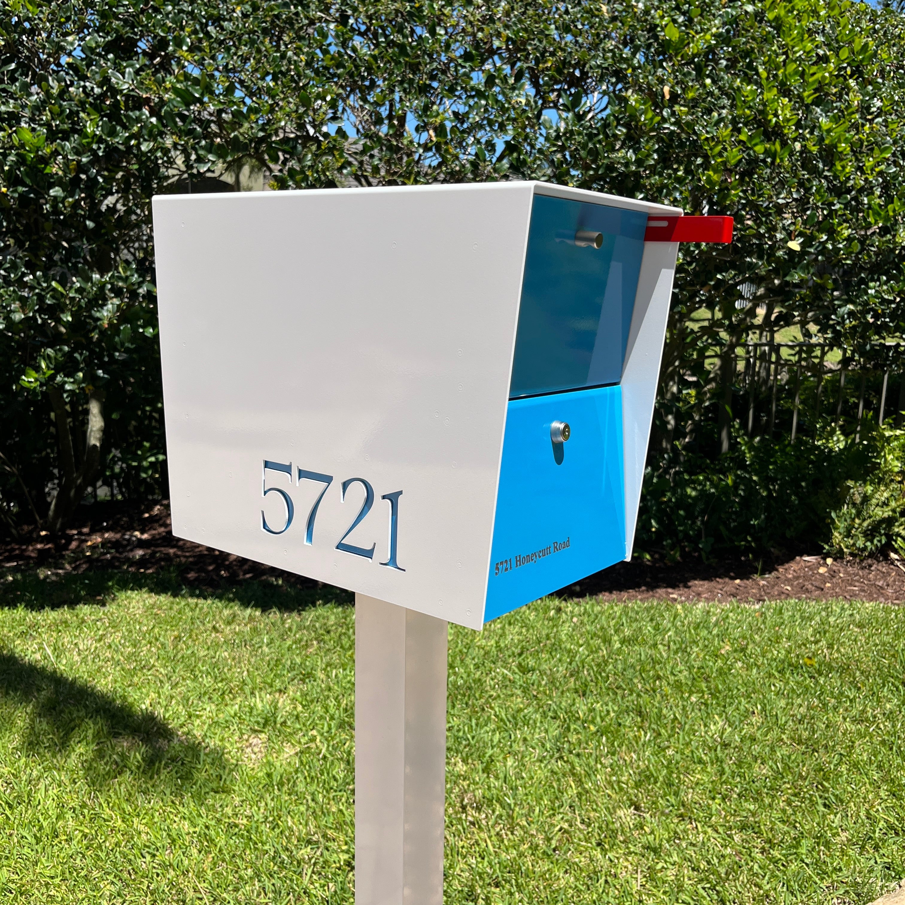 NEW! The UpTown Box Locking Package Dropbox in ARCTIC WHITE - Modern Mailbox by Tedstuff.com