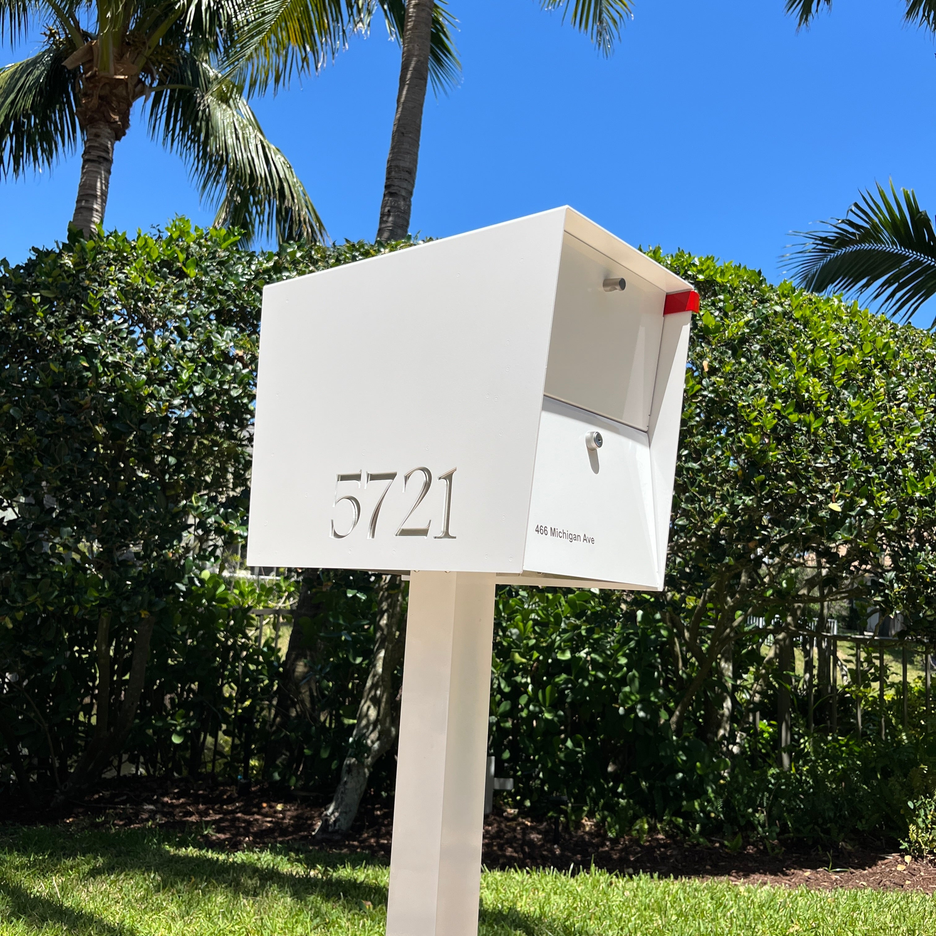 NEW! The UpTown Box Locking Package Dropbox in ARCTIC WHITE - Modern Mailbox by Tedstuff.com