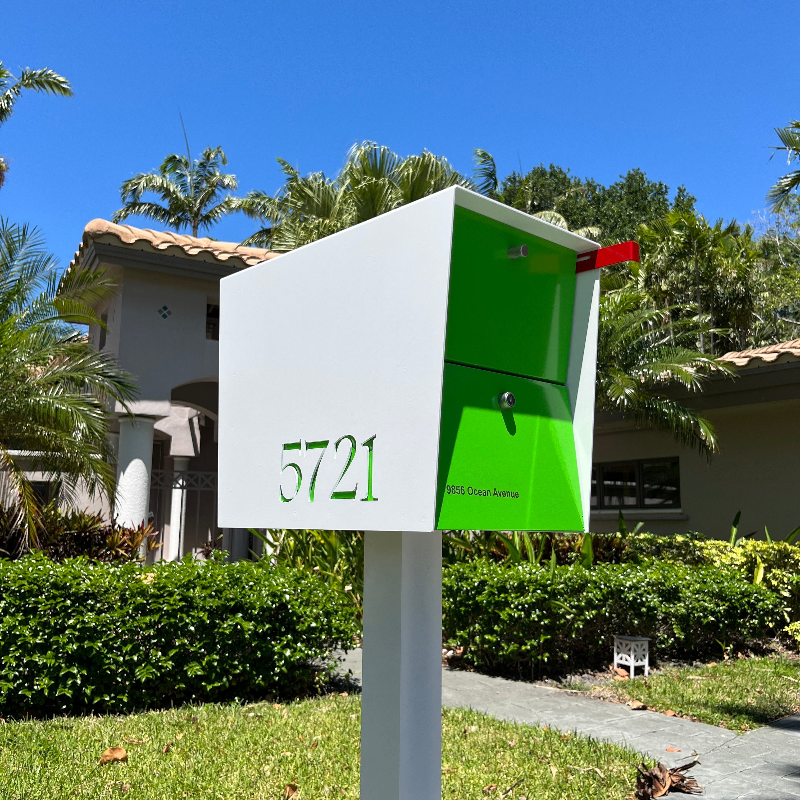 NEW! The UpTown Box Locking Package Dropbox in ARCTIC WHITE - Modern Mailbox by Tedstuff.com