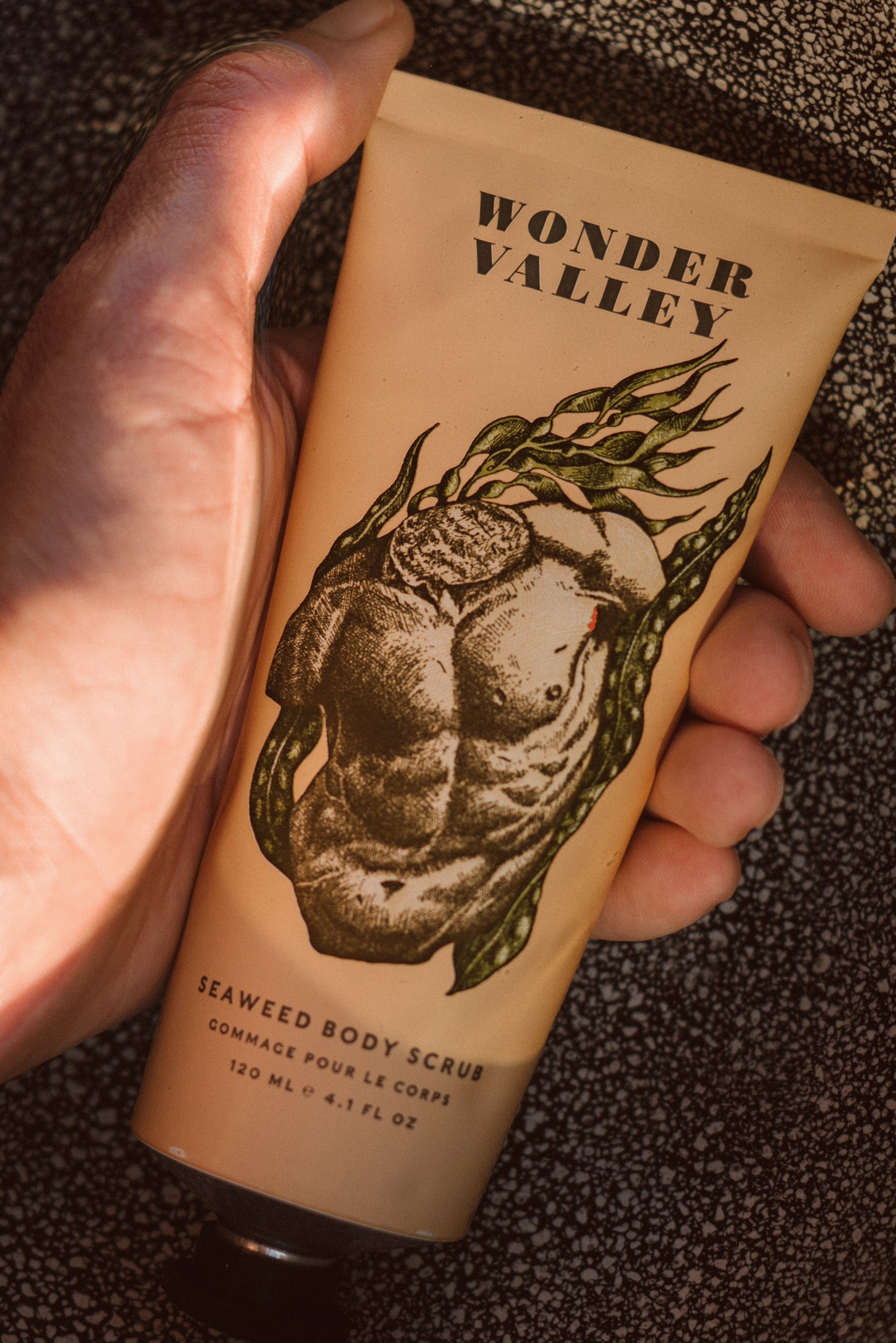 Seaweed Body Scrub by WONDER VALLEY