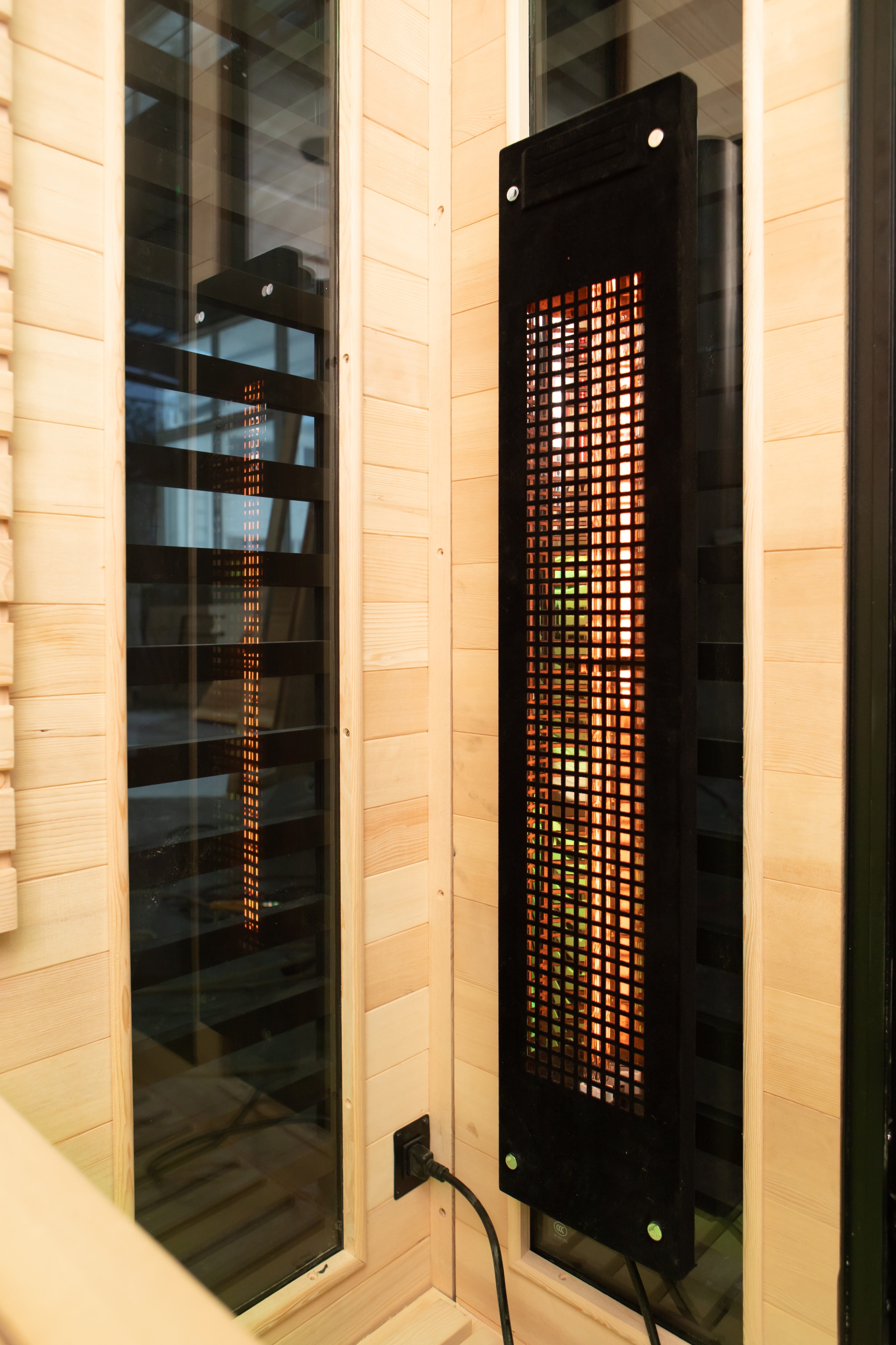 Peak Saunas Kilimanjaro 5-Person Outdoor Full Spectrum Infrared Sauna with Built-In XL Medical-Grade Red Light Therapy and Smart WiFi App Control