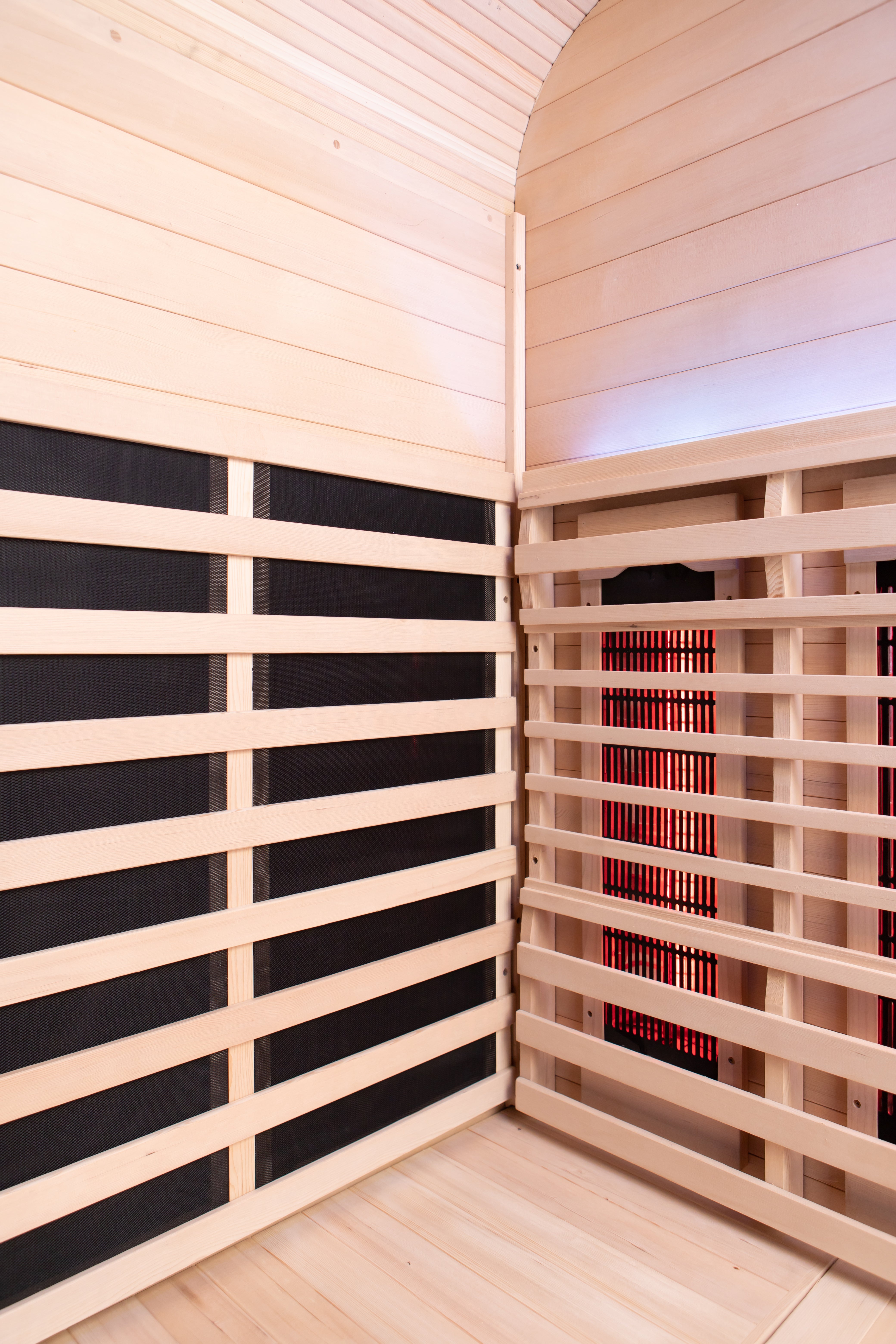 Peak Saunas El Capitan 4-Person Outdoor Full Spectrum Infrared Sauna with Built-In XL Medical-Grade Red Light Therapy and Smart WiFi App Control