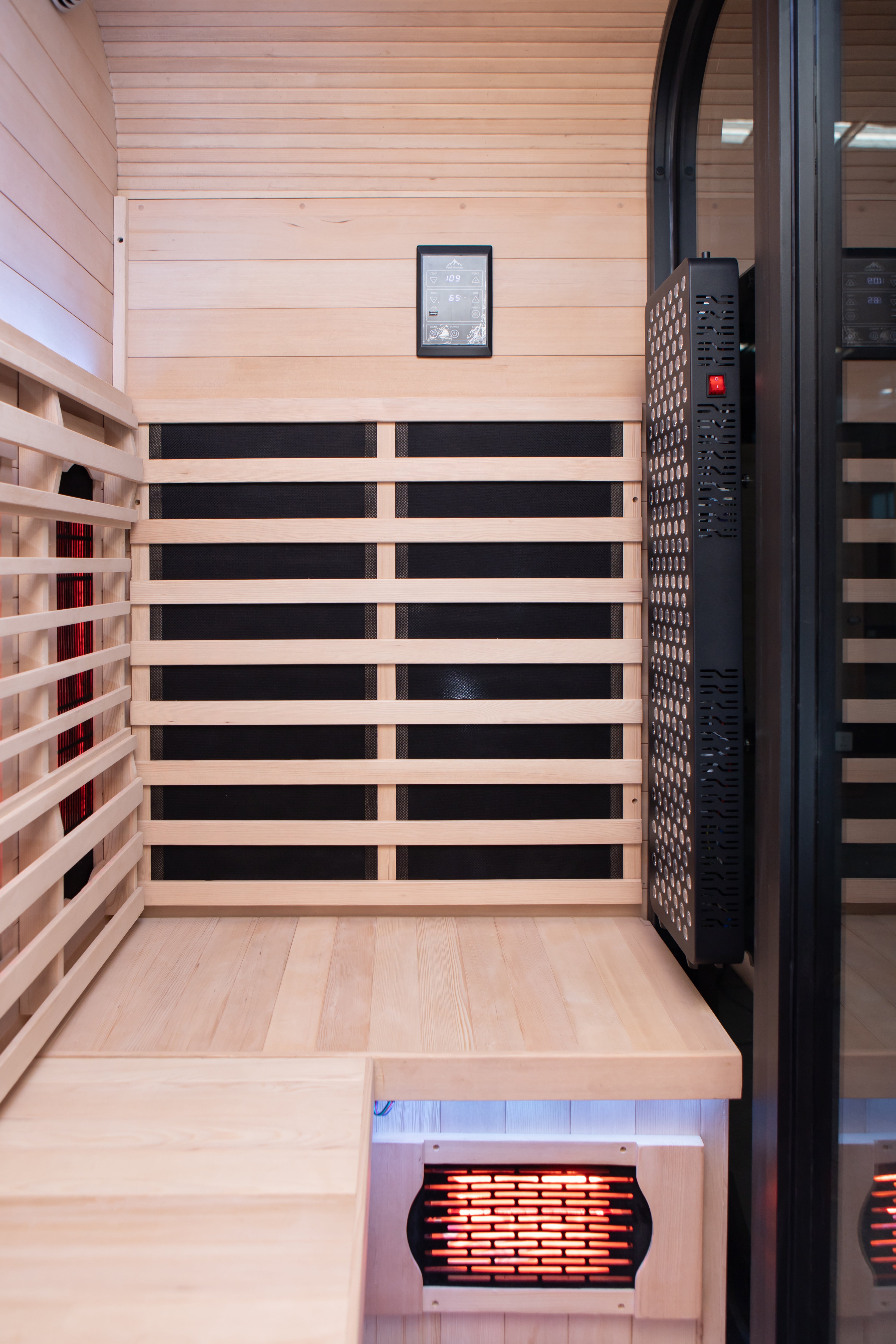 Peak Saunas El Capitan 4-Person Outdoor Full Spectrum Infrared Sauna with Built-In XL Medical-Grade Red Light Therapy and Smart WiFi App Control