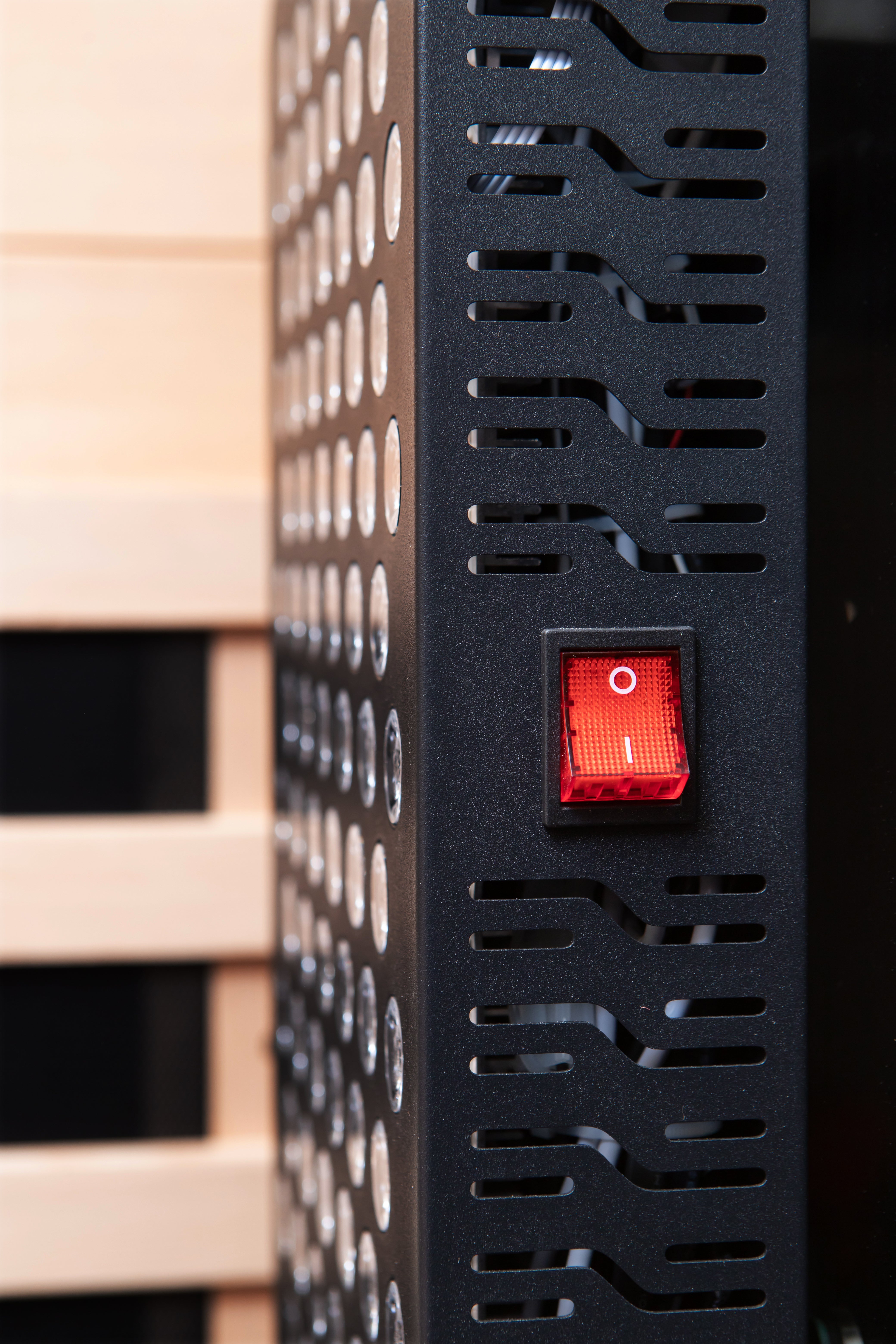 Peak Saunas El Capitan 4-Person Outdoor Full Spectrum Infrared Sauna with Built-In XL Medical-Grade Red Light Therapy and Smart WiFi App Control