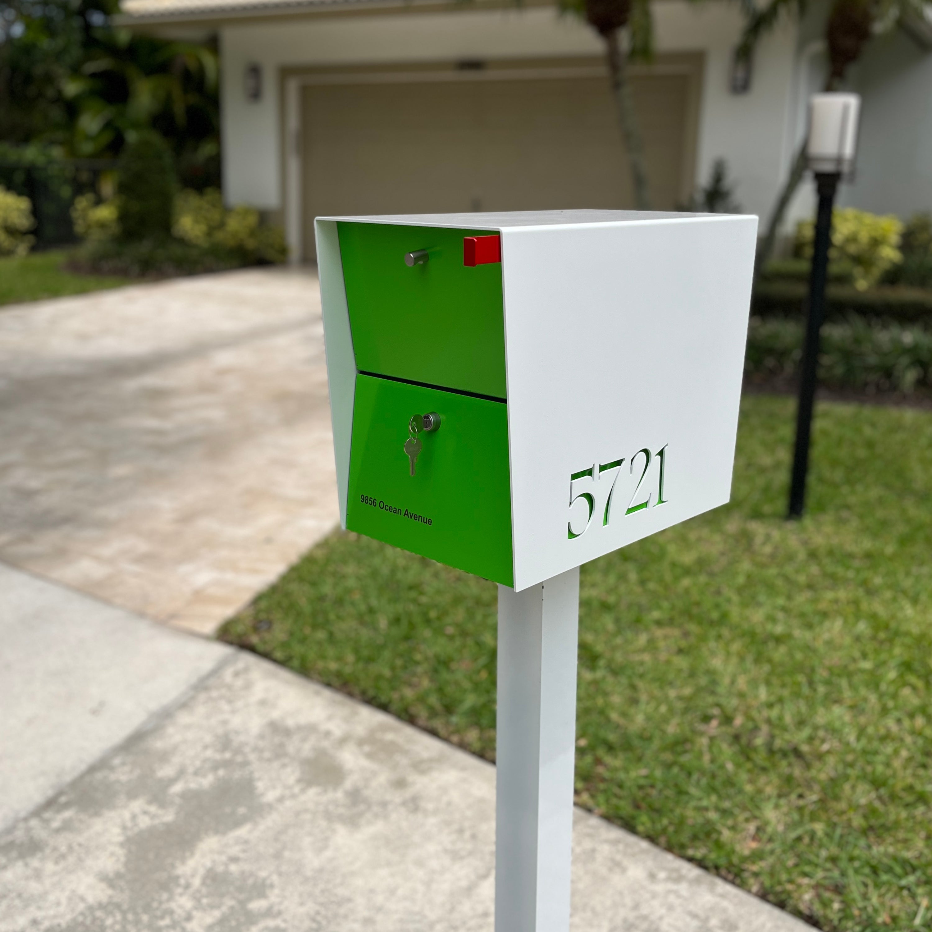 NEW! The UpTown Box Locking Package Dropbox in ARCTIC WHITE - Modern Mailbox by Tedstuff.com